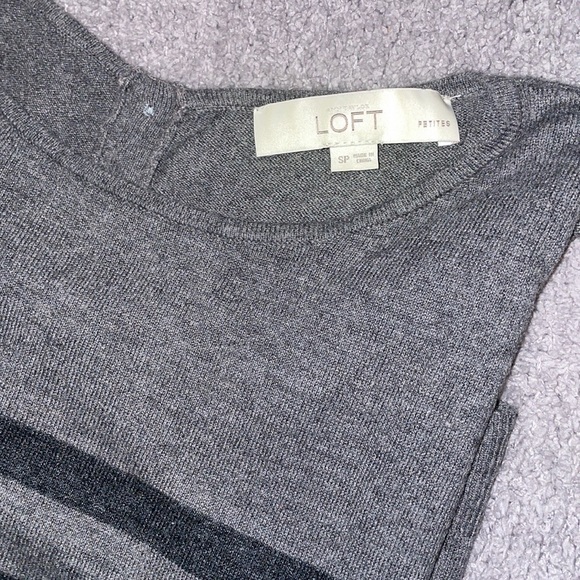 🖤🖤Ann Taylor loft Striped Drop Sleeve Sweater - Picture 2 of 10